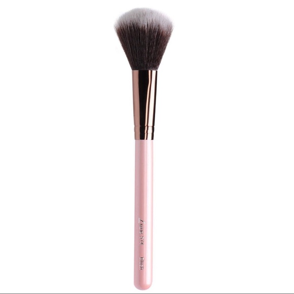 Luxie Other - 🎉 3X HP! 🎉 Luxie 514 Rose Gold Blush Brush